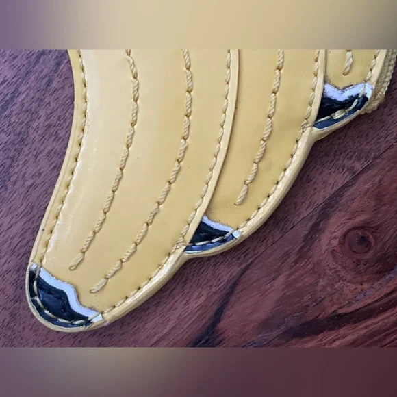 COACH Banana Coin Purse - NWT - CALLOUTS - Picture 5 of 8